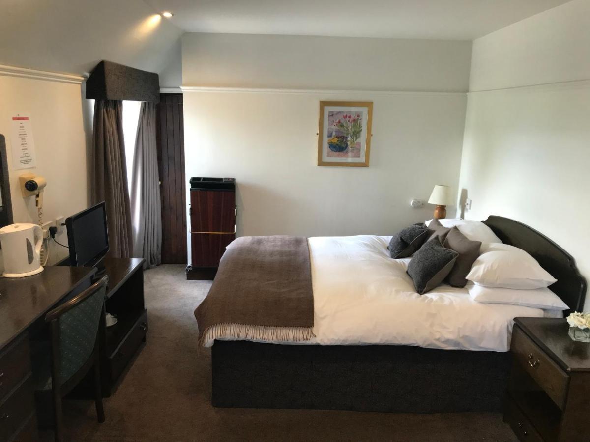 Lion And Unicorn Hotel Thornhill  Ngoại thất bức ảnh